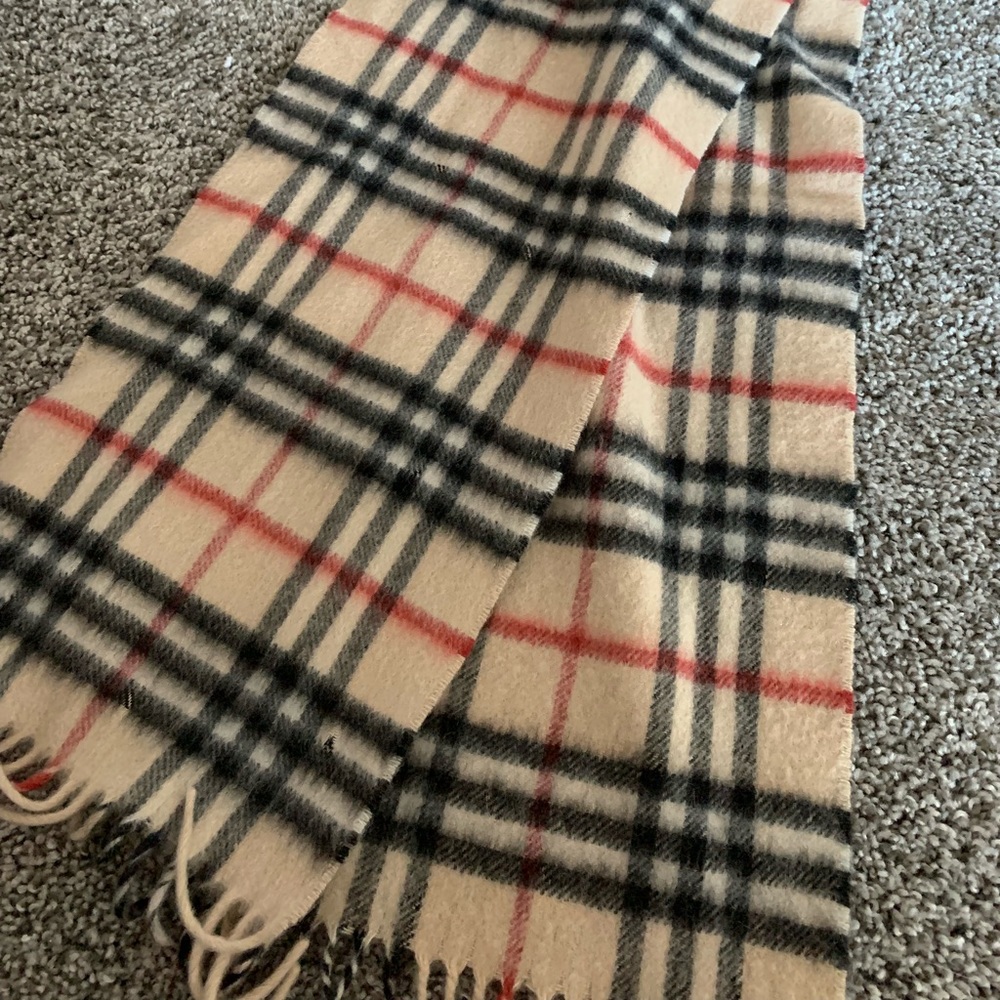 Burberry cashmere scarf